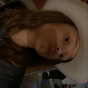 Meet your Posher, Gemma